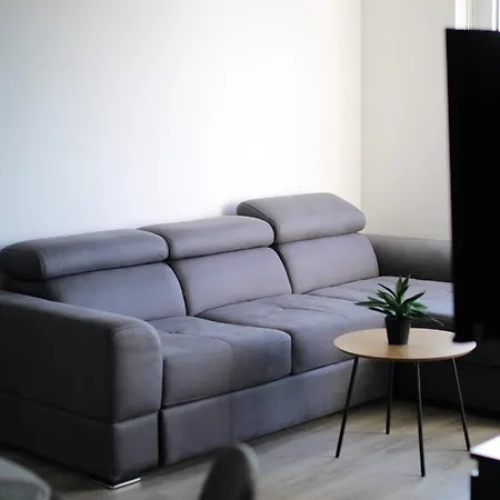 Gray 82 Apartment
