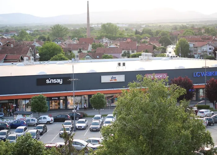 Gray 82 公寓 雅戈丁那